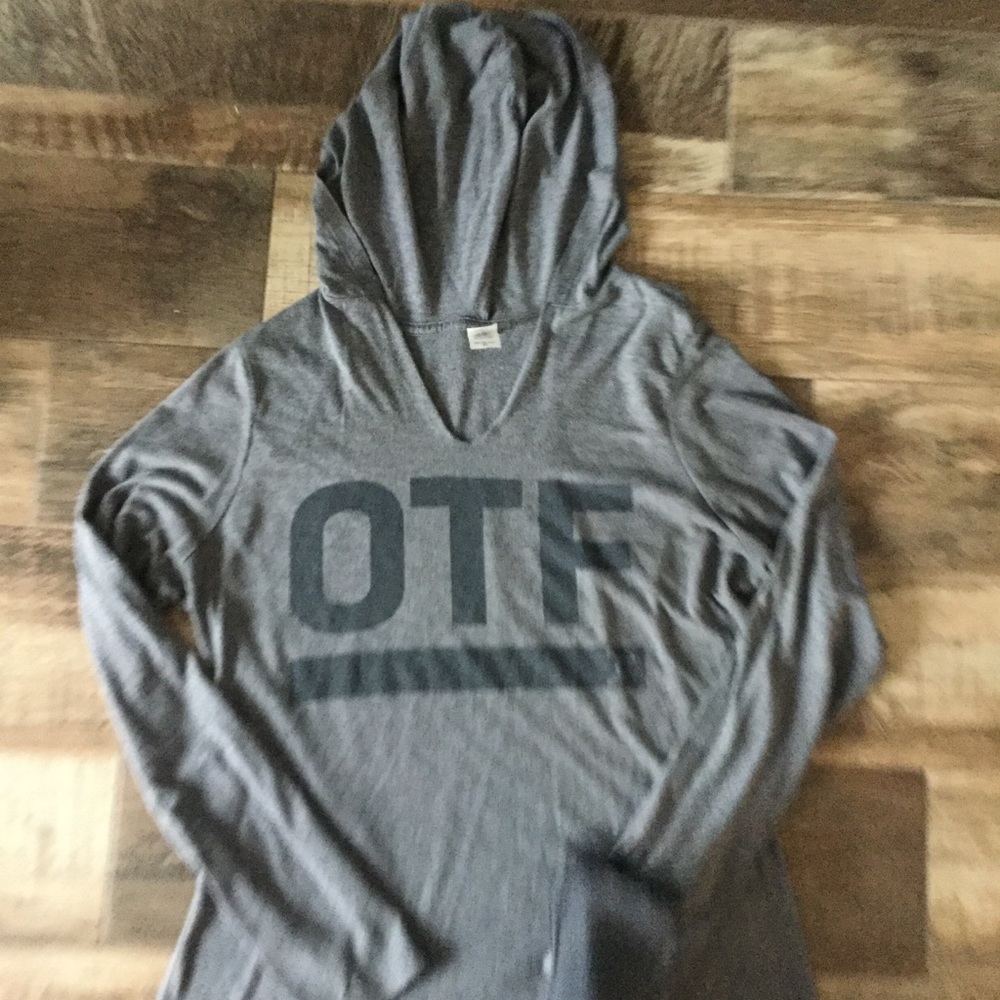 Long sleeve hooded Orangetheory top medium